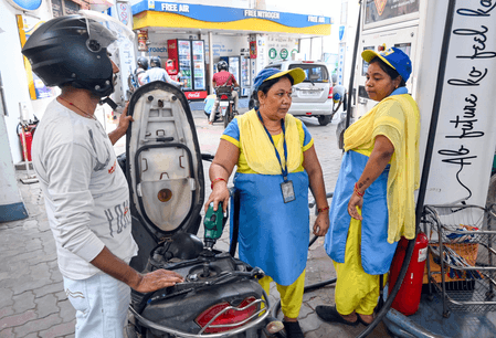 पेट्रोल और डीजल के रेट में हुई बढ़ोतरी, 86 पैसे पेट्रोल और 83 पैसे डीजल के दाम और बढ़े