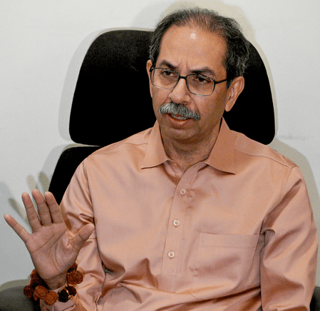 फेरीवालों के मुद्दे पर शिवसेना (यूबीटी) ने बॉम्बे हाईकोर्ट के फैसले का समर्थन, कहा-सत्ता का मुखौटा उतर गया है