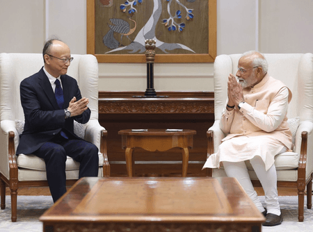 पीएम मोदी एडीबी के अध्यक्ष मसातो कांडा से मिले, इन्फ्रास्ट्रक्चर के लिए 10 अरब डॉलर देने का वादा किया