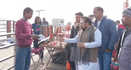 हरिद्वार: कुंभ 2027 से पहले हरकी पैड़ी पर सख्ती, गैर हिंदू दुकानदारों की पहचान के लिए चेकिंग शुरू