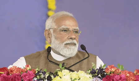 पीएम मोदी ने वाव-थराड में की 20 हजार करोड़ की परियोजनाओं की शुरुआत, बोले-डीसा एयरबेस से बढ़ेगी सीमा सुरक्षा