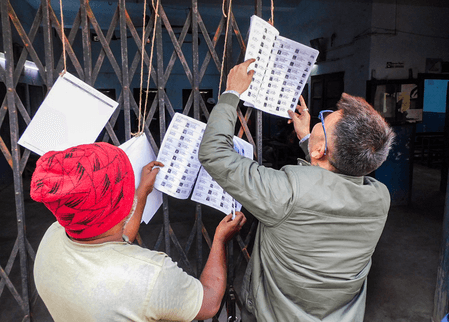 बंगाल: एसआईआर करने वाले कर्मियों की सुनिश्चित की जाए सुरक्षा, राज्य चुनाव आयोग की डीजीपी से की मांग