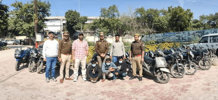 नोएडा में अन्तर्राज्यीय वाहन चोर गिरोह का भंडाफोड़, 24 दोपहिया वाहन बरामद, 3 गिरफ्तार