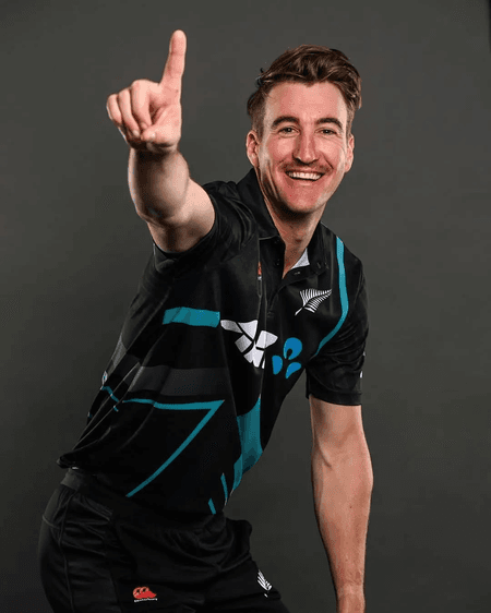 इंग्लैंड के खिलाफ ब्लेयर टिकनर का 'चौका', न्यूजीलैंड को सिर्फ 176 रन का टारगेट