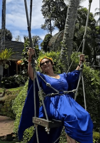 बाली के ‘जंगल स्विंग’ पर झूलीं अभिनेत्री दिव्या दत्ता, बचपन की यादों को किया ताजा