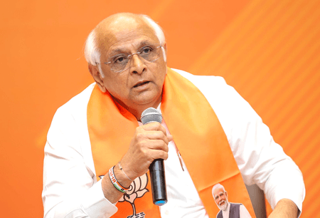 अहमदाबाद विमान हादसा : गुजरात के सीएम भूपेंद्र पटेल ने जताया दुख, केंद्रीय उड्डयन मंत्री ने कहा- घटना की जानकारी पाकर स्तब्ध हूं