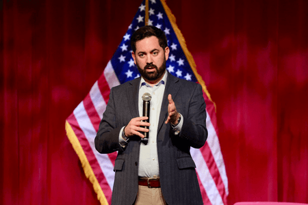 बढ़ते तनाव के बीच अमेरिका और सख्त करेगा ईरान के खिलाफ एनर्जी बैन