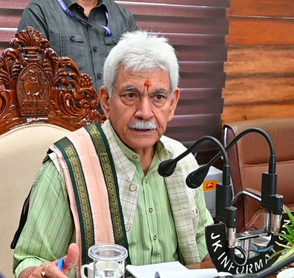 अमरनाथ यात्रा में यात्रियों के लिए यात्रा को सुगम बनाना हमारी सर्वोच्च प्राथमिकता : मनोज सिन्हा