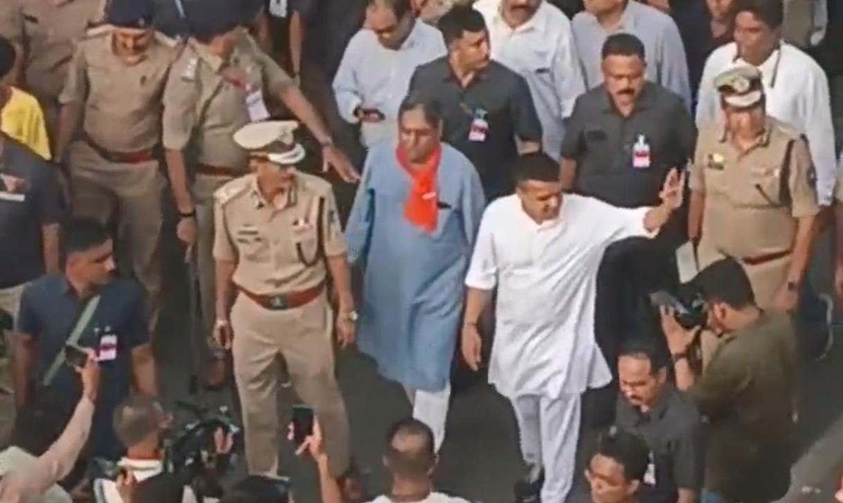अहमदाबाद रथ यात्रा में शामिल हुए गुजरात के उपमुख्यमंत्री हर्ष संघवी, सुरक्षा व्यवस्था का लिया जायजा