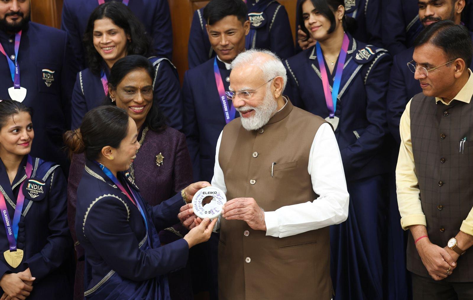 कॉमनवेल्थ गेम्स के पदक विजेताओं से मिले पीएम मोदी, बोले-खिलाड़ियों की सफलता युवाओं को करेगी प्रेरित