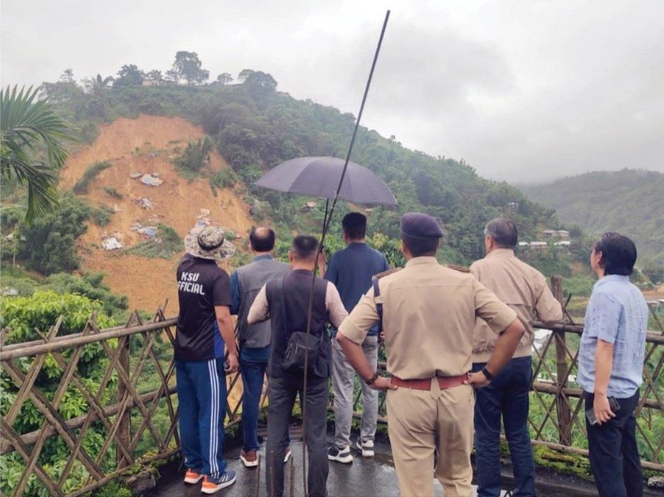 नागालैंड में भूस्खलन का कहर, पहाड़ी ढहने से दो सगे भाइयों की मौत; मां घायल