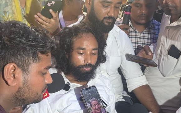 झारखंड छात्र आंदोलन: अनशनकारी देवेंद्रनाथ महतो ने वांगचुक के आग्रह पर ग्रहण किया जल, भूख हड़ताल जारी