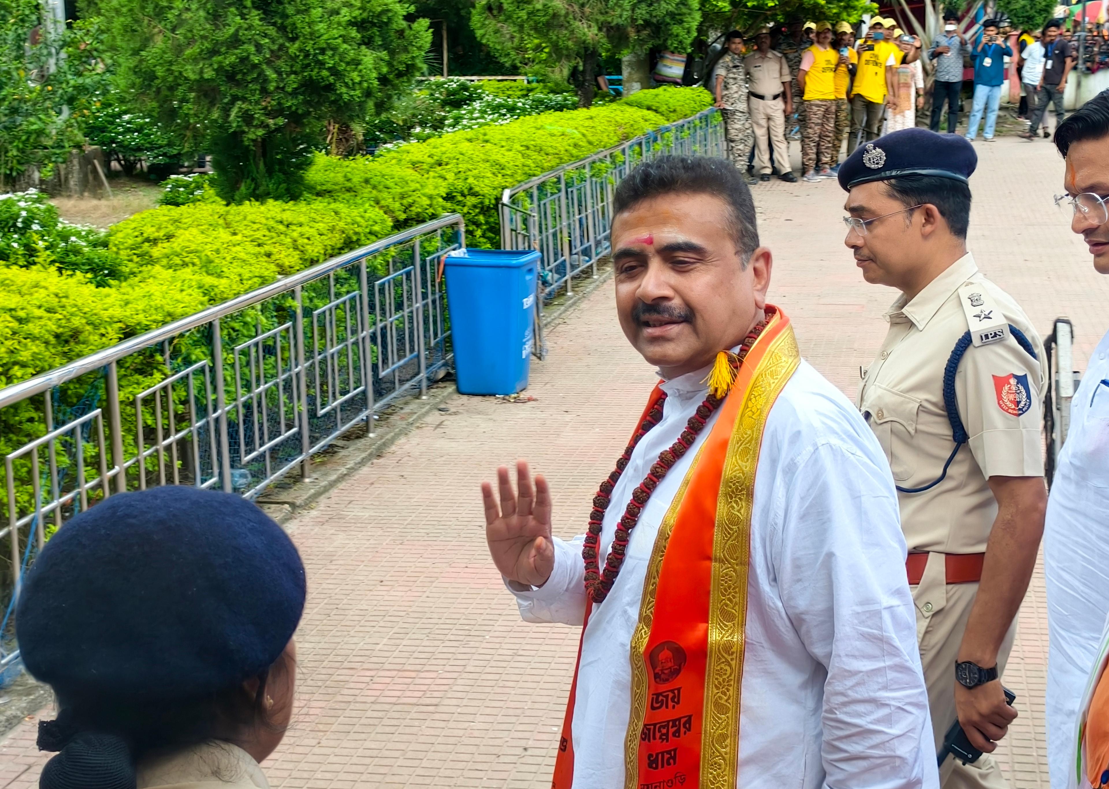 पश्चिम बंगाल के सीएम सुवेंदु अधिकारी करेंगे बुलेटप्रूफ गाड़ी का इस्तेमाल