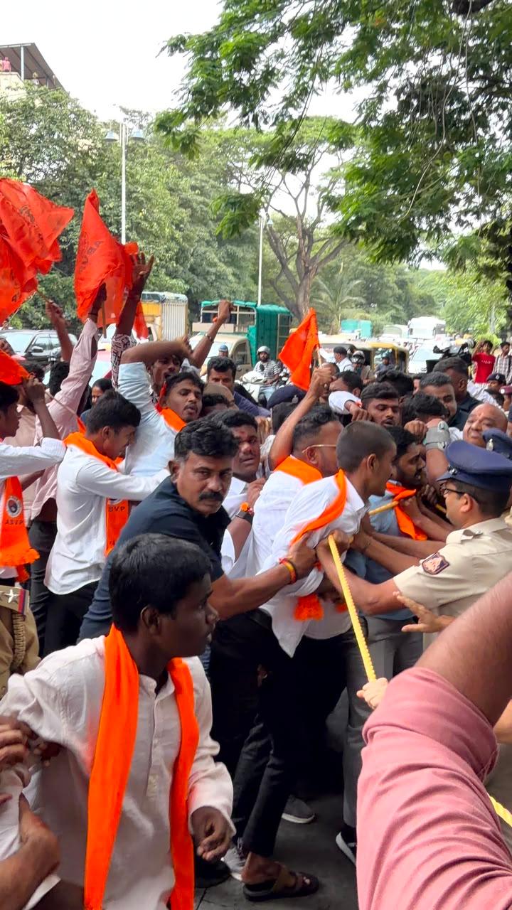 केपीएससी भर्ती घोटाले के विरोध में एबीवीपी का प्रदर्शन, कई कार्यकर्ता हिरासत में