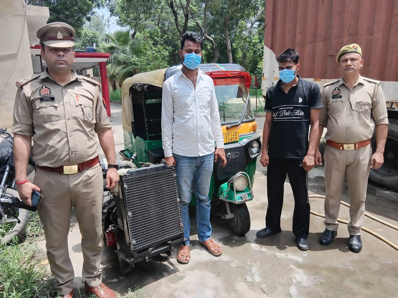 नोएडा: चोरी का जनरेटर और अल्टरनेटर बरामद, फेस-2 पुलिस ने दो शातिर चोरों को किया गिरफ्तार