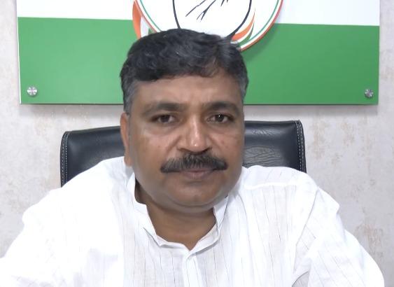 सोनम वांगचुक मामले पर टीकाराम जूली का तंज, 'तानाशाही से आंदोलन खत्म करना चाह रही सरकार'