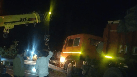 जोधपुर में ट्रक-ट्रेलर की टक्कर, जिंदा जला ट्रेलर का चालक