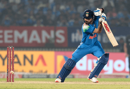रोहित शर्मा को पछाड़कर वनडे रैंकिंग में शीर्ष बल्लेबाज बने विराट कोहली