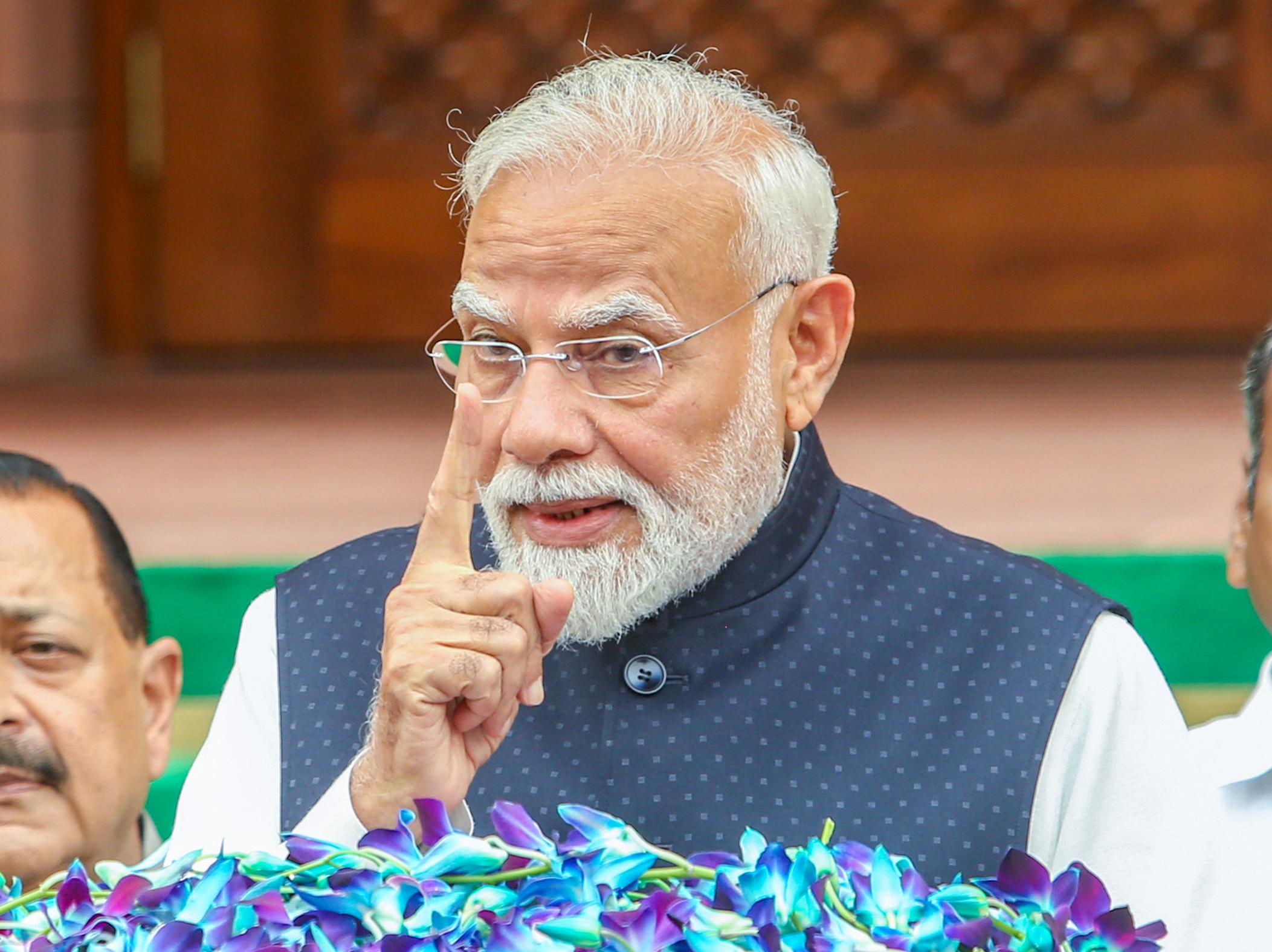 वरिष्ठ वकील आगे आएं, पेपर लीक के आरोपियों को दिलाएं कठोर सजा : पीएम मोदी
