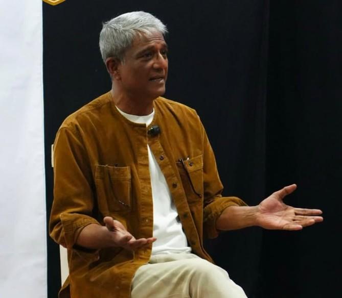 एआई एक ऐसा 'राक्षस' है, जिसे इंसानों ने खुद बनाया है : आदिल हुसैन