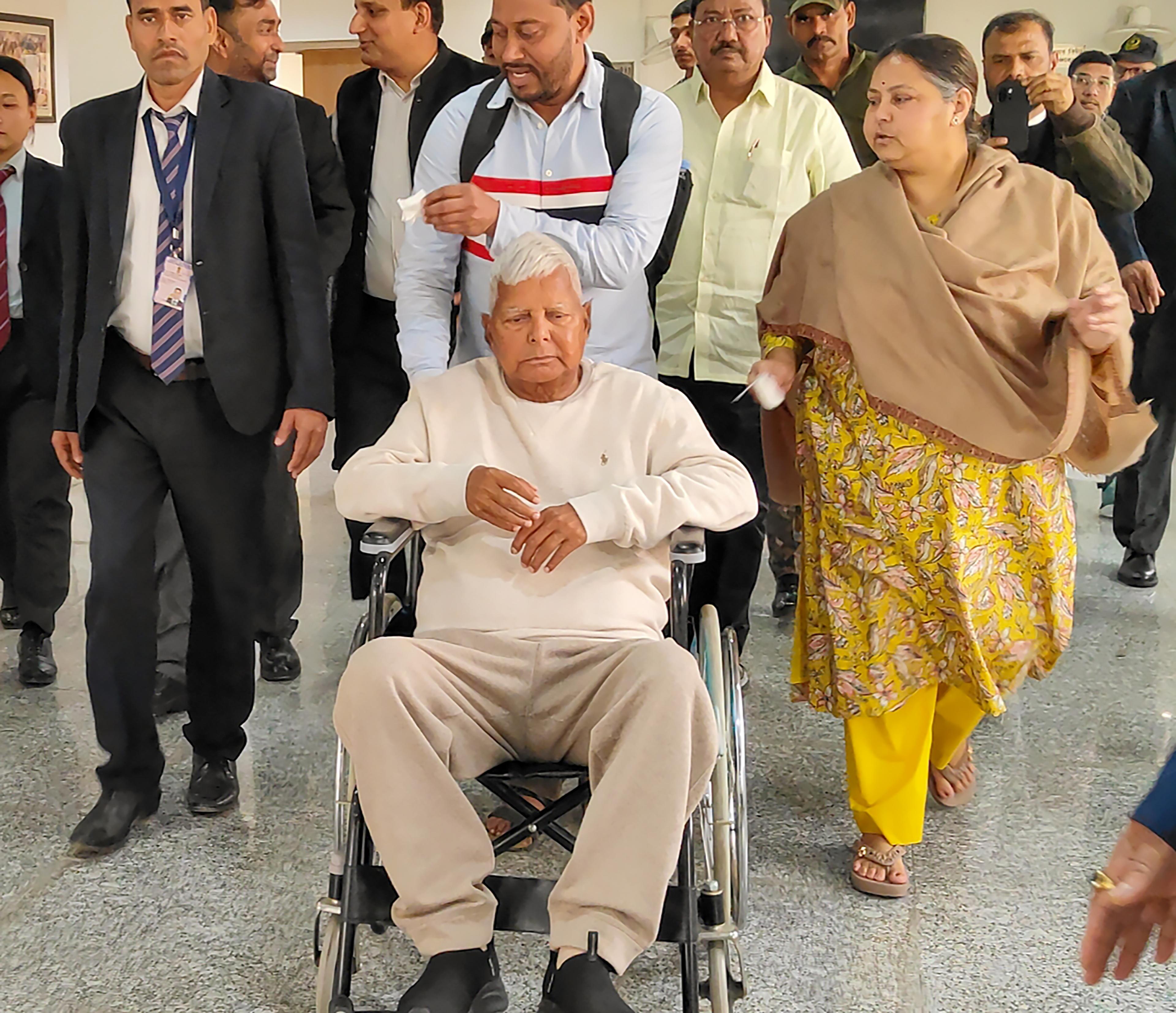 आईआरसीटीसी मनी लॉन्ड्रिंग केस : लालू परिवार पर आरोप तय करने का फैसला टला, अब 31 को आएगा आदेश