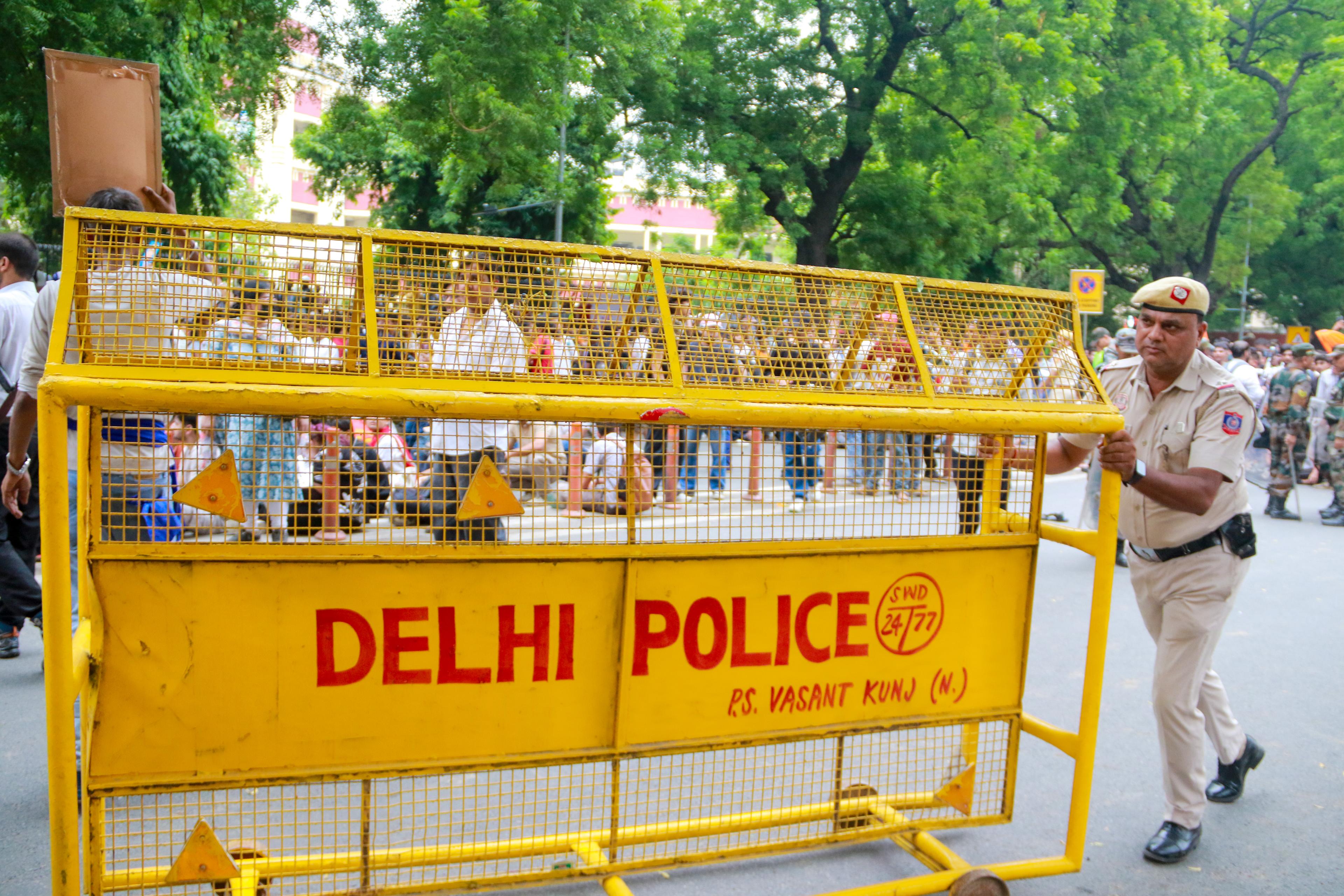 दिल्ली में आज किसानों की महारैली को लेकर ट्रैफिक एडवाइजरी जारी, कई प्रमुख मार्गों पर लग सकते हैं प्रतिबंध
