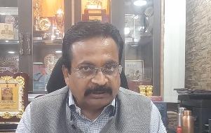 प्रियंका गांधी के 'गोमूत्र विशेषज्ञ' बयान पर शिक्षाविद नाराज, बोले-संसद में ऐसी भाषा से वैज्ञानिकों का होता है अपमान