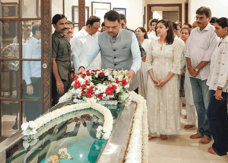 आशा भोसले के निधन पर महाराष्ट्र सरकार ने जारी किया आधिकारिक बयान, राजकीय सम्मान के साथ होगा अंतिम संस्कार