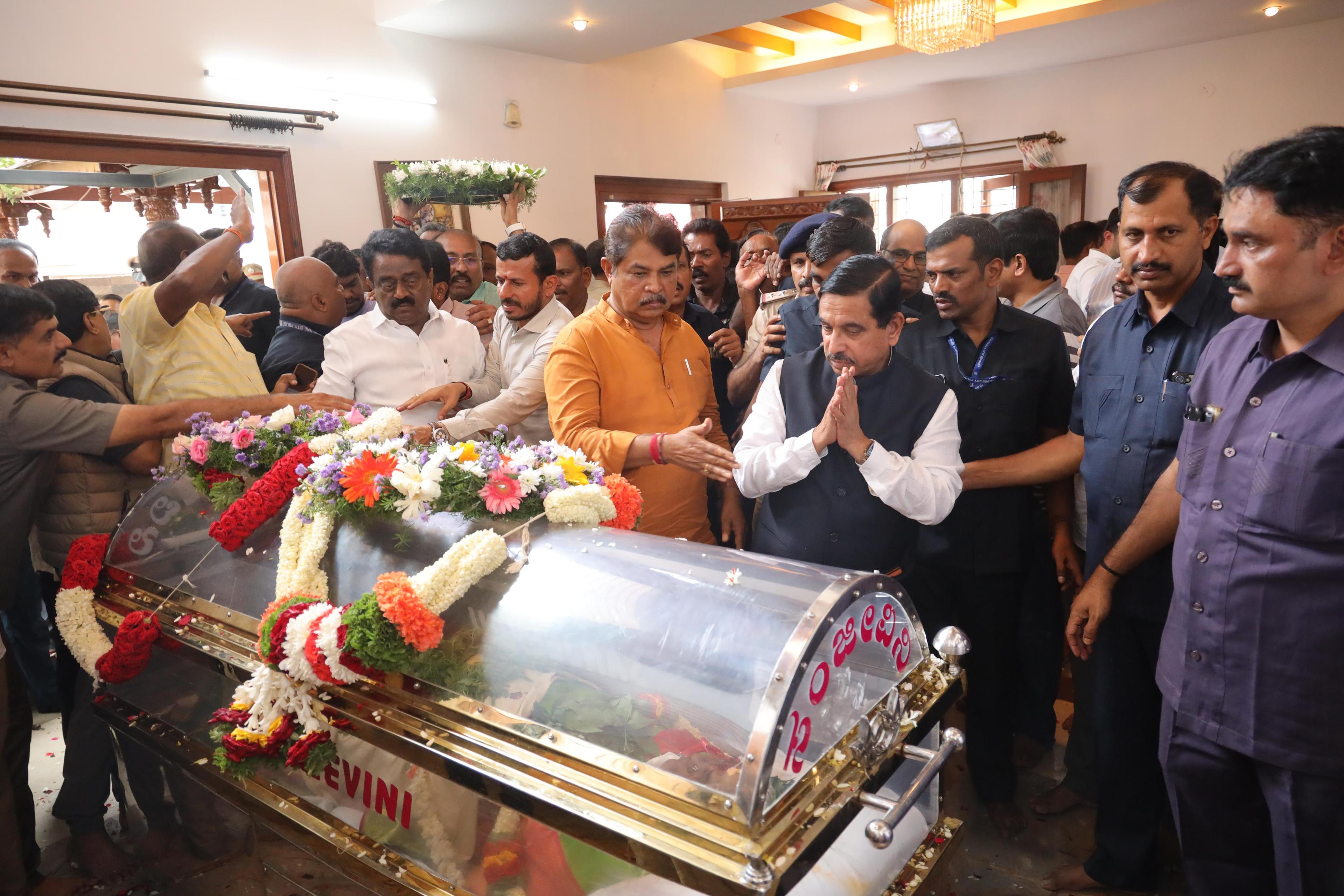 चेन्नम्मा जीवन भर जमीन से जुड़ी रहीं और आने वाली पीढ़ियों के लिए एक मिसाल कायम की: प्रह्लाद जोशी