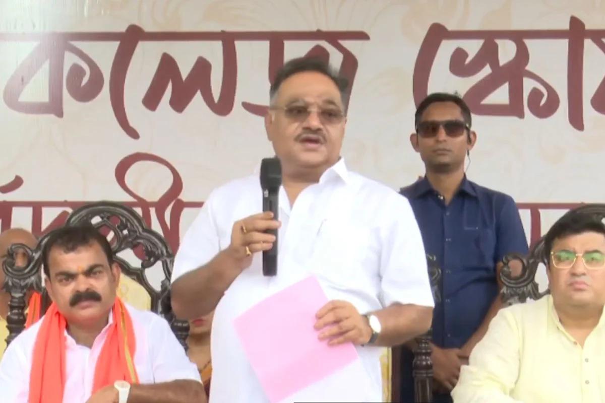 पिछली सरकार में दुर्गा पूजा की पवित्रता को सिर्फ 'उत्सव' तक सीमित कर दिया गया: सामिक भट्टाचार्य