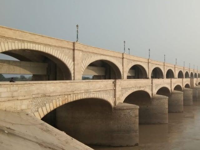 पाकिस्तान: सिंध में गहराया जल संकट, पंजाब पर तय हिस्से से अधिक पानी लेने का लगाया आरोप