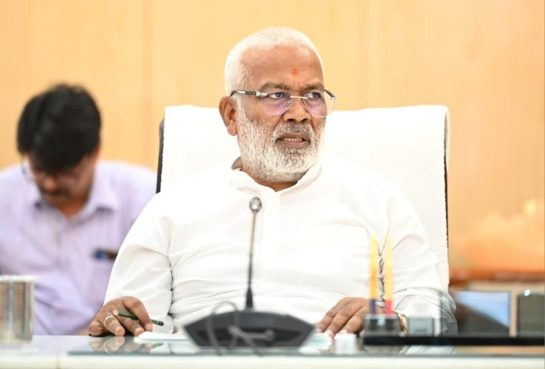 परियोजनाओं में देरी बर्दाश्त नहीं, लापरवाह अधिकारियों पर होगी नोटिस से निलंबन तक की कार्रवाई: स्वतंत्र देव