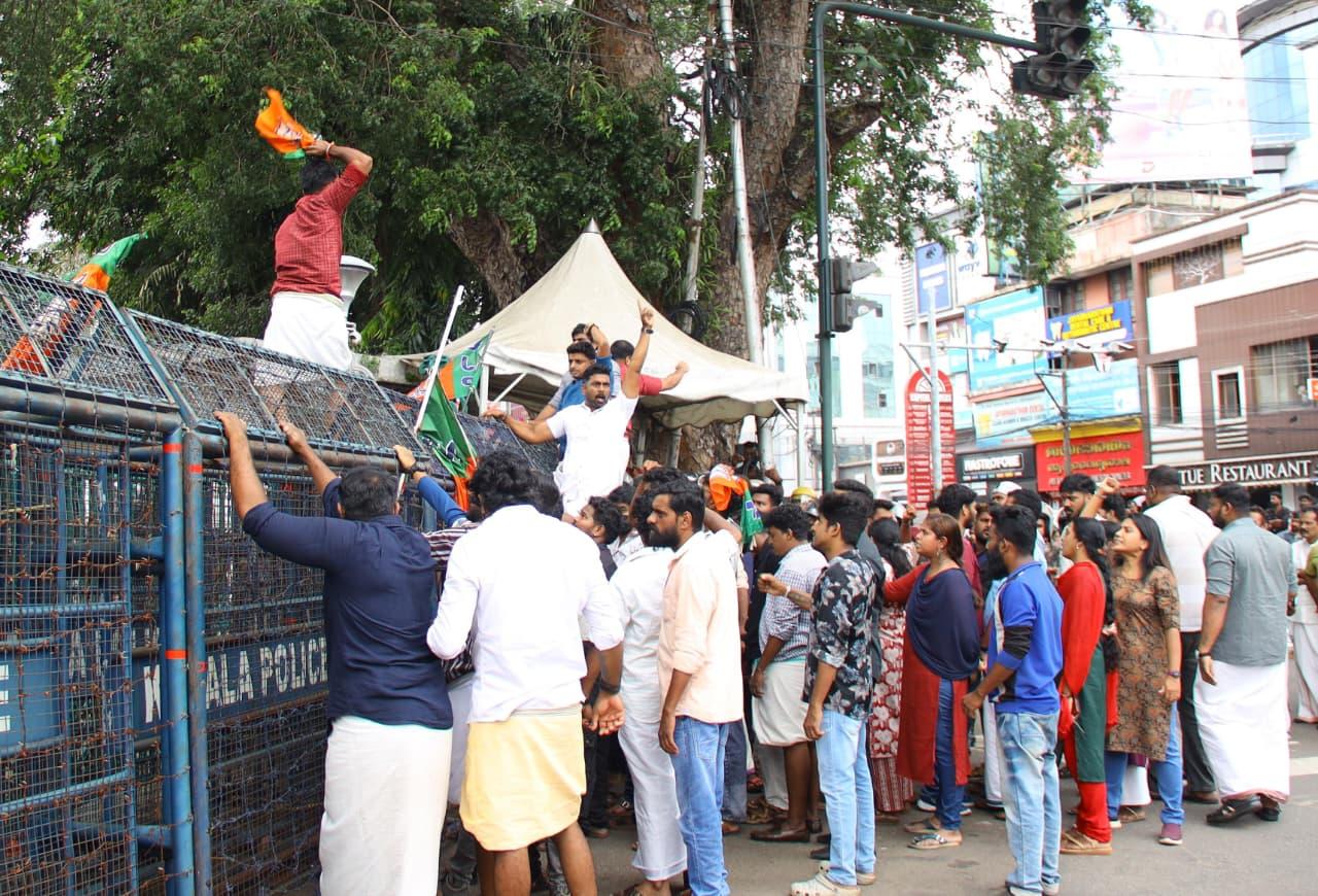 केरल पीएससी भर्ती विवाद : पूरे राज्य में भाजपा की युवा शाखा ने तेज किया आंदोलन