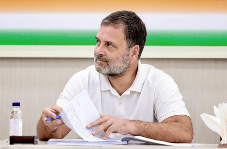 राहुल गांधी करेंगे गुजरात का दौरा, वडोदरा में आयोजित आदिवासी सम्मेलन में होंगे शामिल
