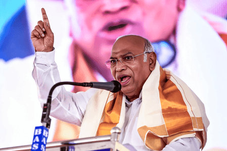 केरल में बदलाव की हवा चल रही है: खड़गे ने यूडीएफ की बड़ी जीत की भविष्यवाणी की