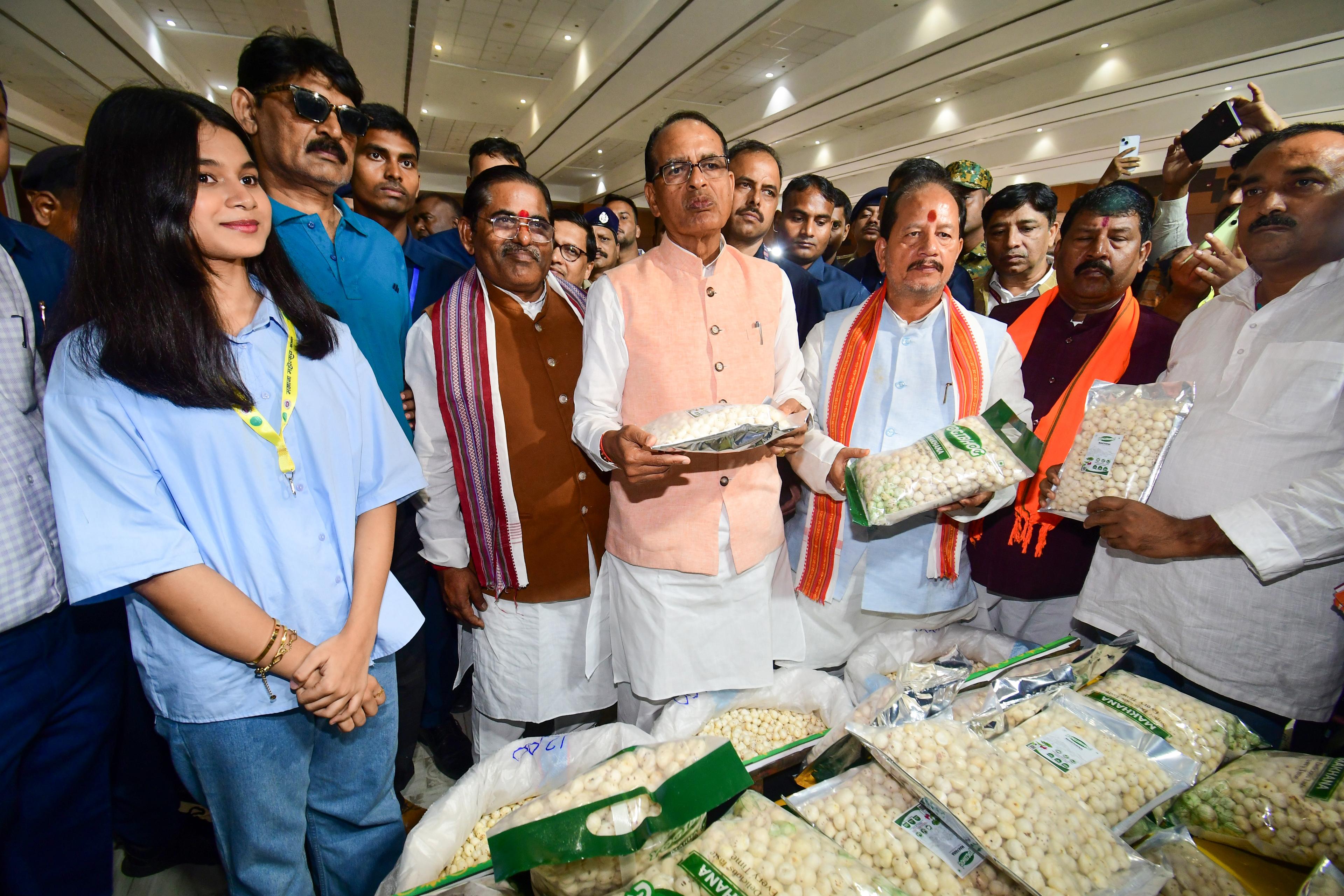 वित्त वर्ष 2026 में भारत ने 20 से अधिक देशों को निर्यात किया 7,000 टन से ज्यादा मखाना, वैश्विक बाजार में बढ़ी बिहार के उत्पाद की पहचान