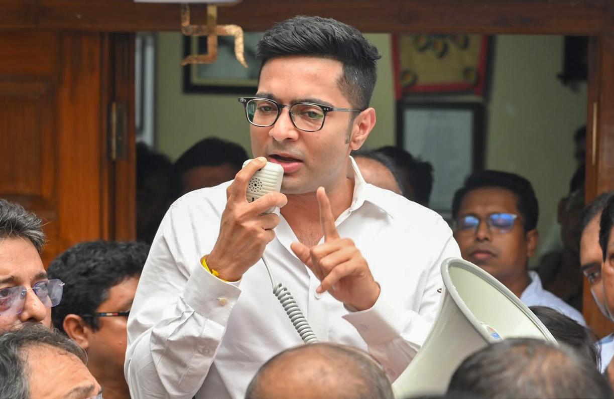 मानसून सत्र: लोकसभा में बदले समीकरण, टीएमसी नेता अभिषेक बनर्जी को पूर्व सहयोगियों के पीछे मिली सीट