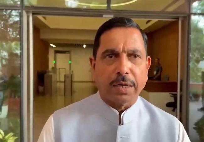 शिक्षा मंत्रालय की जिम्मेदारी मिलने पर प्रह्लाद जोशी बोले, प्रधानमंत्री ने मुझ पर पूरा भरोसा जताया